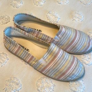Airwalk slip on shoes 8.5 neutral colors